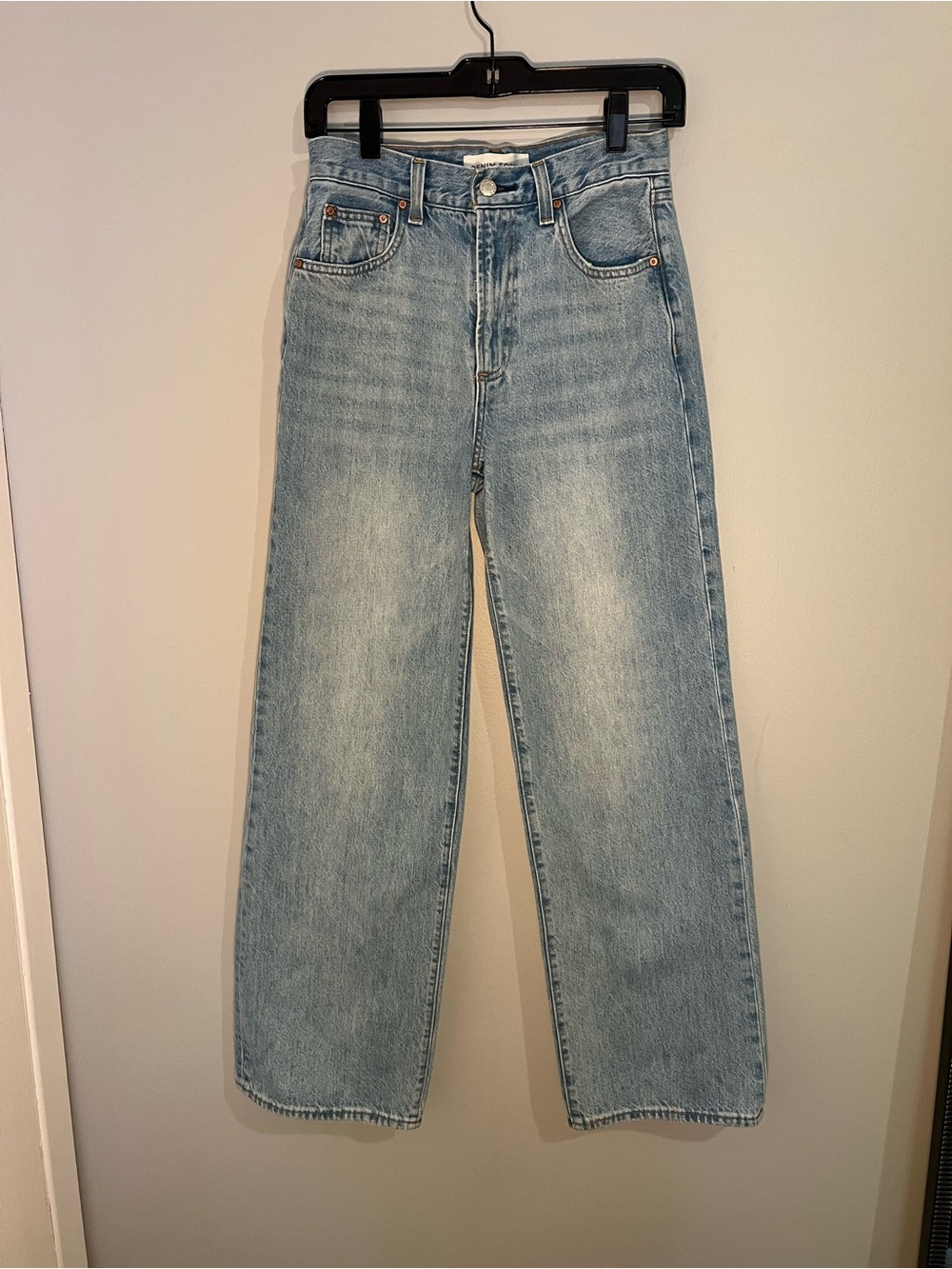 Aritzia Denim Forum Farrah High Rise Wide Leg Jean Light Wash Size 25